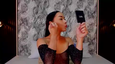 Mia Larouse online show from 1, 2, 2026