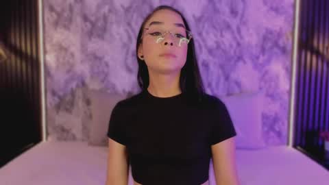 Mia Larouse online show from 14, 5, 2026