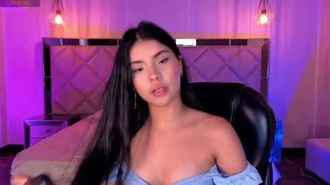Call me Mia  online show from 8, 5, 2026