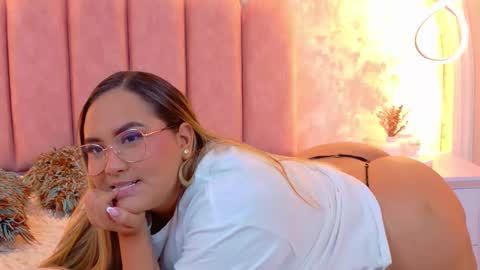 Snapshot of mialaurents chatting on 11, 2, 2026 Mia online show from 11, 2, 2026