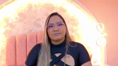 Snapshot of mialaurents chatting on 4, 3, 2026 Mia online show from 4, 3, 2026