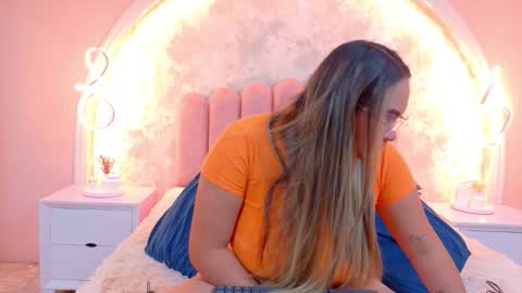 Snapshot of mialaurents chatting on 26, 3, 2026 Mia online show from 26, 3, 2026