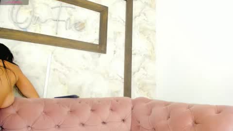 mia logan  online show from 8, 1, 2026