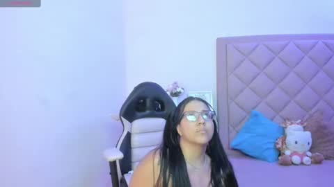 Mia  online show from 9, 10, 2025