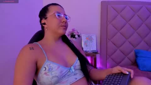 Mia  online show from 12, 10, 2025