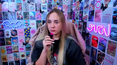 Snapshot of miamilas chatting on 7, 10, 2025 miamilas online show from 7, 10, 2025