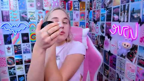 Snapshot of miamilas chatting on 17, 12, 2025 miamilas online show from 17, 12, 2025