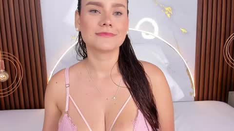 Mia  online show from 8, 5, 2026