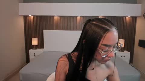 MiaMonroe online show from 8, 9, 2025