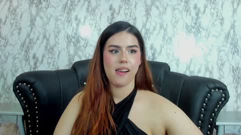 Snapshot of miamontoya chatting on 8, 1, 2025 Mia -5 7001400 Follow online show from 8, 1, 2025