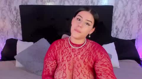 Snapshot of miamontoya chatting on 13, 6, 2026 Mia -5 7001400 Follow online show from 13, 6, 2026