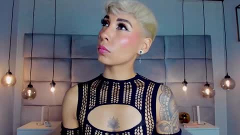 Mia Morgann online show from 17, 12, 2024