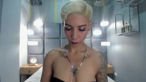 Mia Morgann online show from 18, 12, 2024