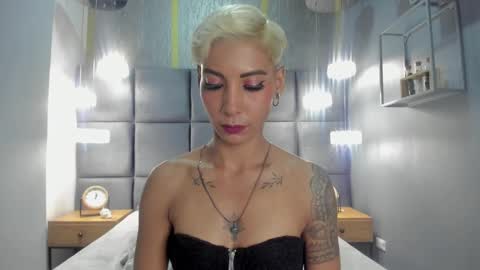 Mia Morgann online show from 18, 12, 2024
