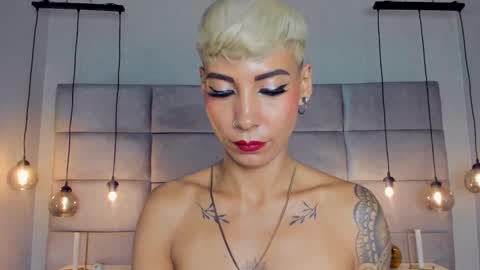 Mia Morgann online show from 20, 12, 2024