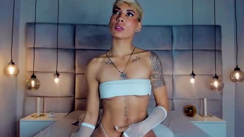 Mia Morgann online show from 23, 12, 2024