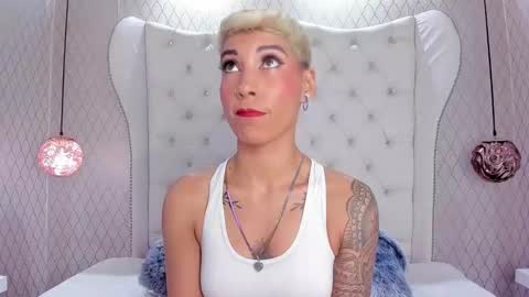 Mia Morgann online show from 25, 12, 2024