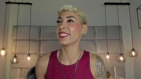 Mia Morgann online show from 27, 12, 2024