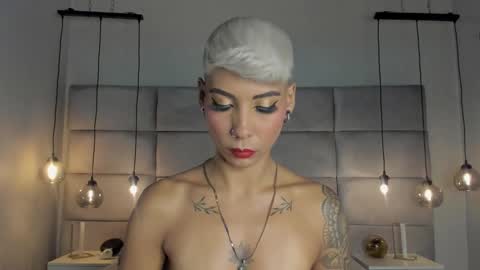 Mia Morgann online show from 3, 2, 2025