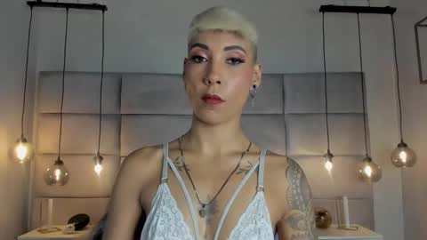 Mia Morgann online show from 5, 2, 2025