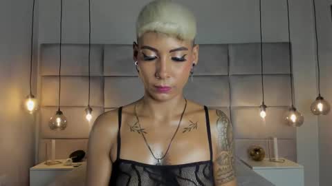 Mia Morgann online show from 6, 2, 2025