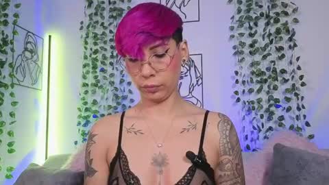 Mia Morgann online show from 23, 4, 2026