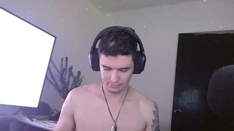 Snapshot of miaou_miaou chatting on 8, 1, 2025 miaou_miaou online show from 8, 1, 2025