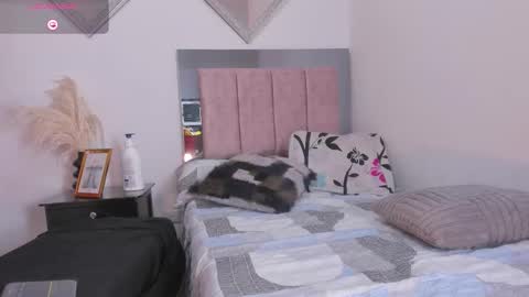 miapearls_ online show from 26, 2, 2026