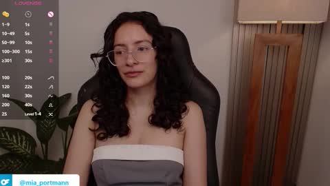 Snapshot of miaportman chatting on 4, 3, 2026 MIAPORTMANN online show from 4, 3, 2026