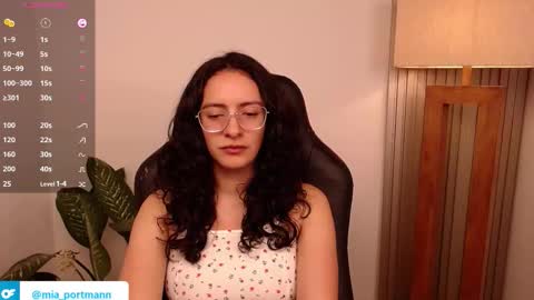 Snapshot of miaportman chatting on 25, 3, 2026 MIAPORTMANN online show from 25, 3, 2026