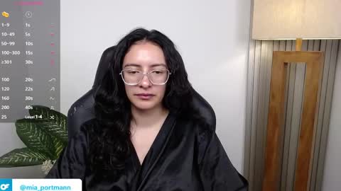 Snapshot of miaportman chatting on 7, 4, 2026 MIAPORTMANN online show from 7, 4, 2026