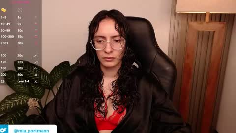 Snapshot of miaportman chatting on 13, 4, 2026 MIAPORTMANN online show from 13, 4, 2026
