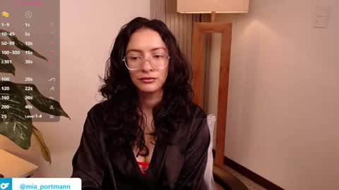 Snapshot of miaportman chatting on 10, 5, 2026 MIAPORTMANN online show from 10, 5, 2026