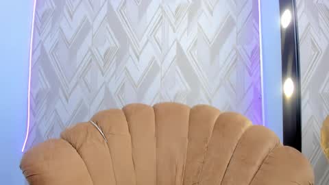 Snapshot of miaquevedo chatting on 14, 2, 2025 Mia Quevedo online show from 14, 2, 2025