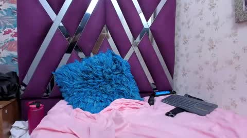Snapshot of miaquevedo chatting on 28, 2, 2025 Mia Quevedo online show from 28, 2, 2025