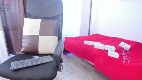 Snapshot of miarobertsmilf chatting on 13, 3, 2026 Mia Milf online show from 13, 3, 2026