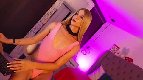 Snapshot of miaromanove_ss chatting on 13, 6, 2026 Mia Romanove online show from 13, 6, 2026