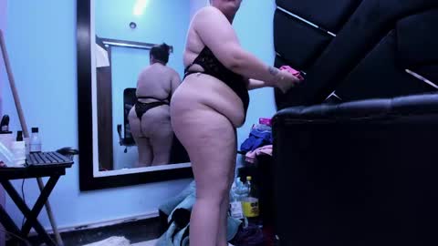 Snapshot of miarous69 chatting on 22, 4, 2026 MiaRouse online show from 22, 4, 2026