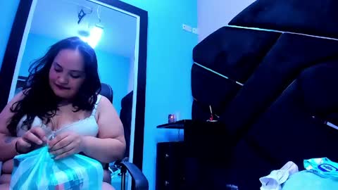 Snapshot of miarous69 chatting on 5, 5, 2026 MiaRouse online show from 5, 5, 2026