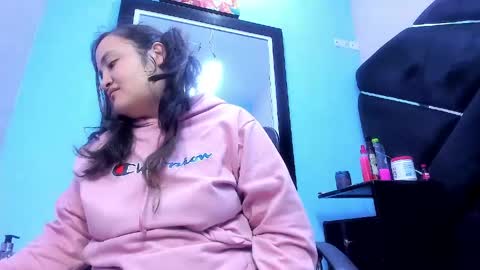 Snapshot of miarous69 chatting on 6, 5, 2026 MiaRouse online show from 6, 5, 2026