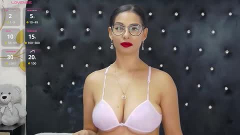 Snapshot of miaryder29 chatting on 27, 10, 2025 Mia online show from 27, 10, 2025