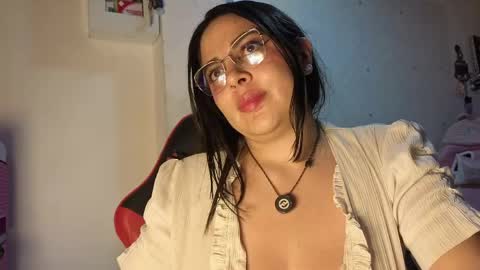 Snapshot of miasavagex18 chatting on 10, 5, 2026 MiaHancock online show from 10, 5, 2026