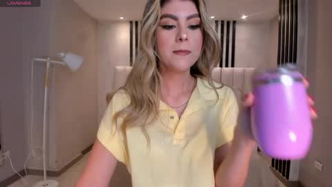 Mia Silva online show from 8, 5, 2026