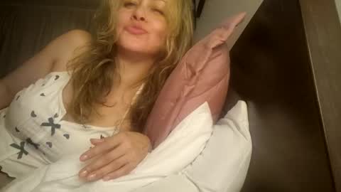 miasiren online show from 12, 10, 2025