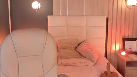 Mia online show from 11, 6, 2026