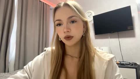 Milana online show from 4, 2, 2026