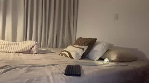 Mia online show from 26, 2, 2026