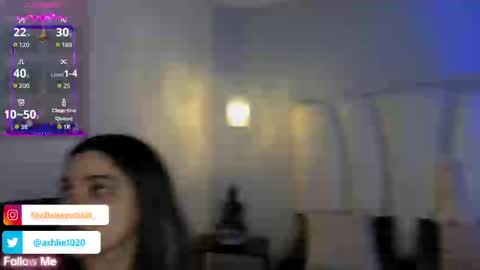 Snapshot of miavillalobos_ chatting on 23, 10, 2025 Mia Villalobos online show from 23, 10, 2025