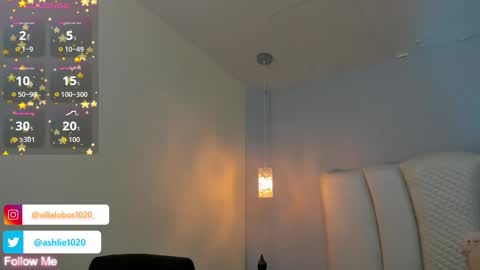 Snapshot of miavillalobos_ chatting on 25, 10, 2025 Mia Villalobos online show from 25, 10, 2025