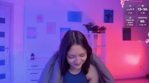 Snapshot of miavixxxen chatting on 18, 12, 2025 Mia online show from 18, 12, 2025